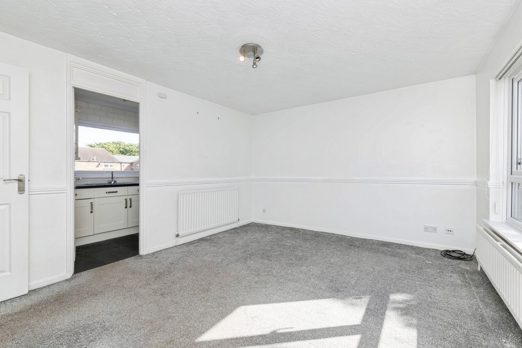 Property photo 3 of 15 Pbox-Img.Jpg