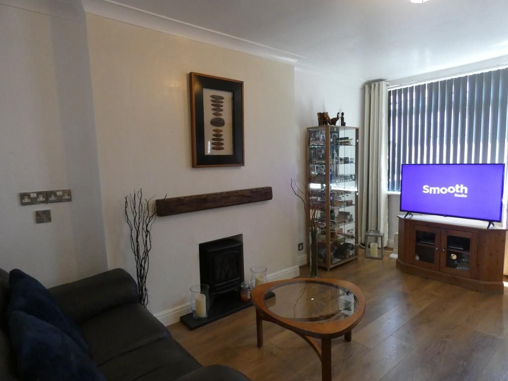 Property photo 3 of 13 Lounge