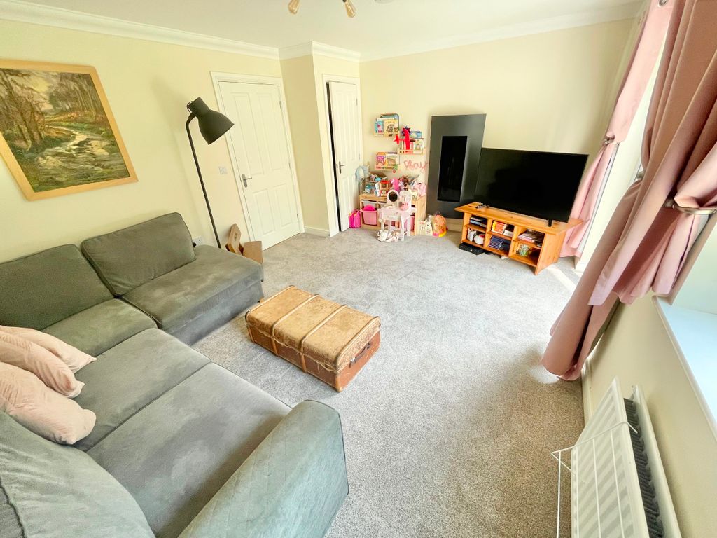 Property photo 3 of 25