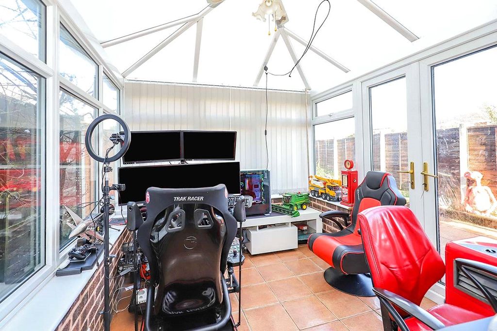 Property photo 3 of 13 Conservatory