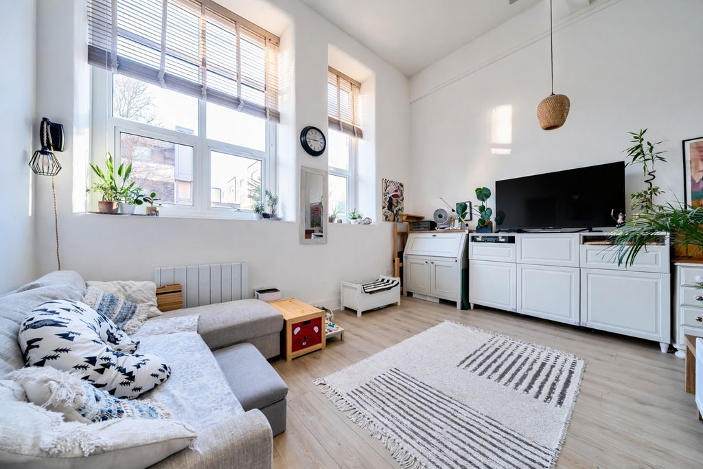 Property photo 2 of 8 Picture No. 38