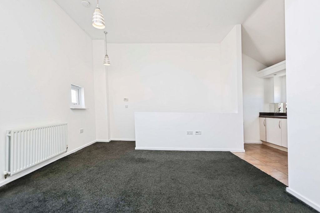 Property photo 2 of 15 Pbox-Img.Jpg