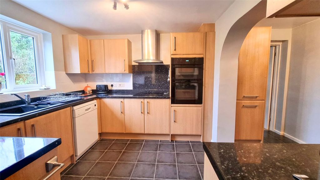 Property photo 3 of 24 Picture No. 12