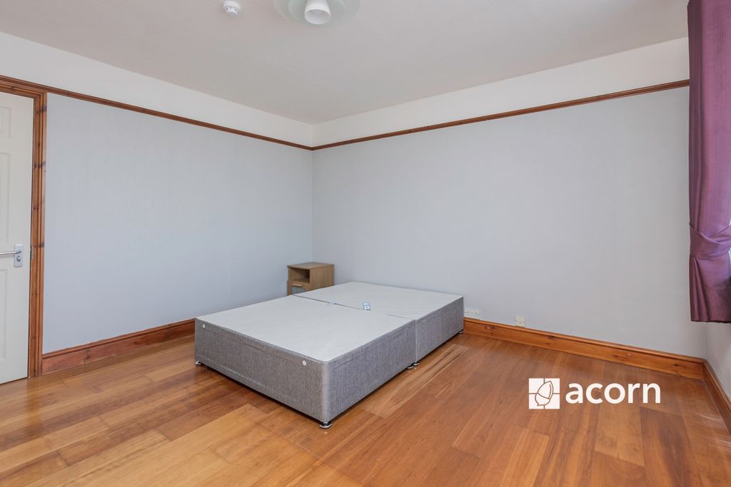 Property photo 1 of 7 Bedroom