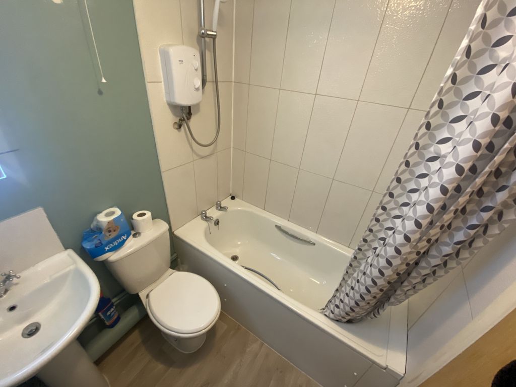 Property photo 3 of 5 Bathroom