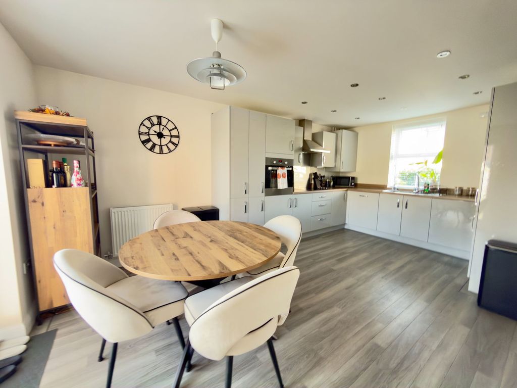 Property photo 1 of 35