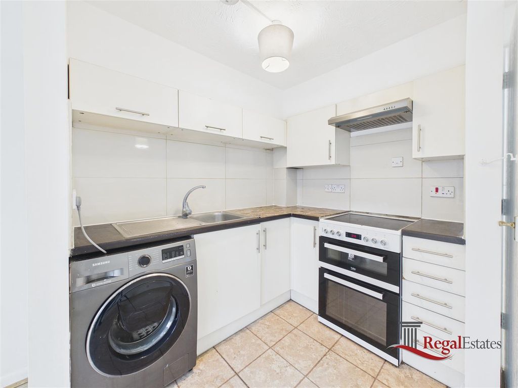 Property photo 3 of 6 Cam02489G0-Pr0332-Still006.Jpg
