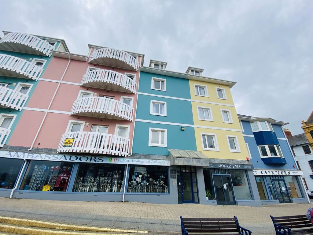 Property photo 1 of 8 Front