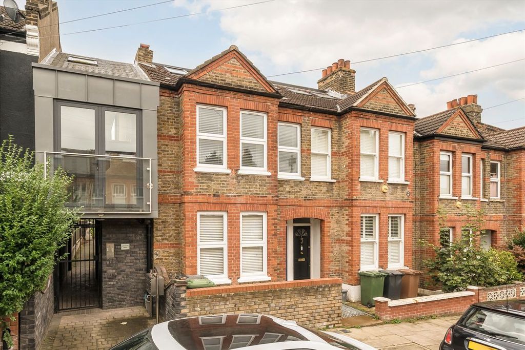 Property photo 1 of 12