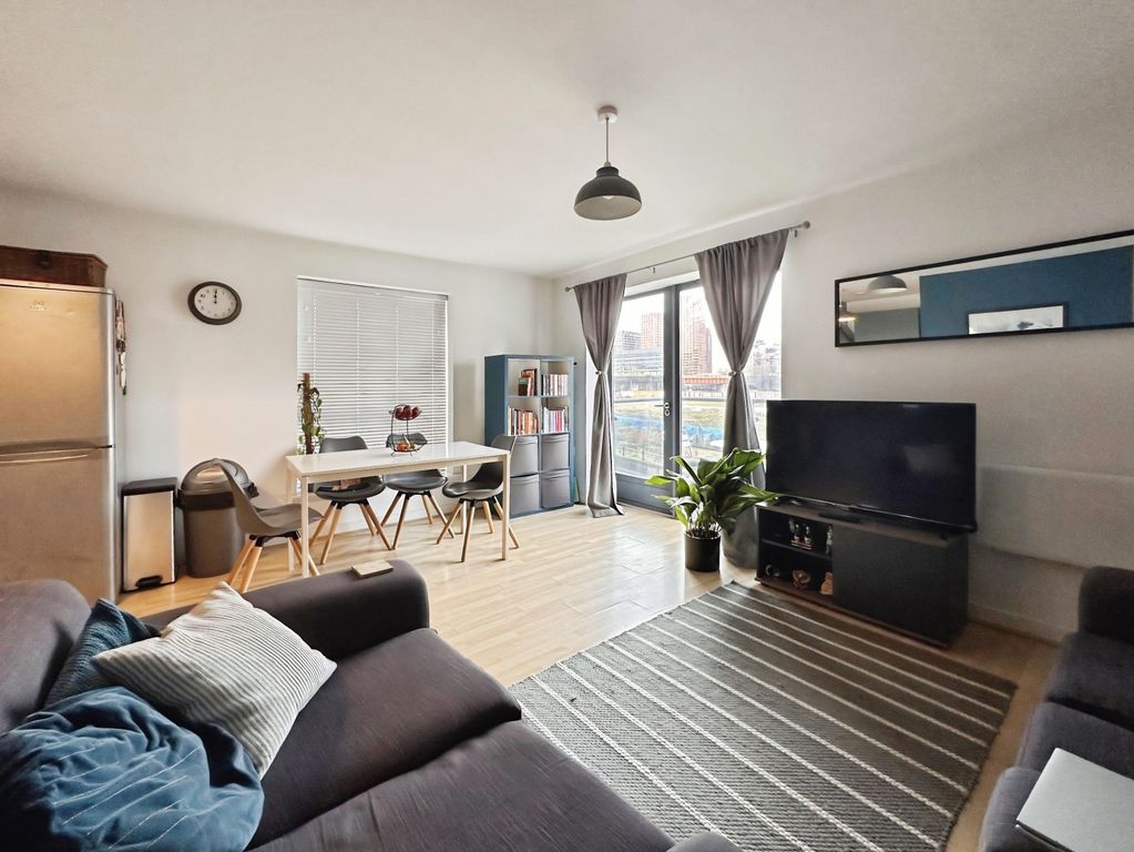 Property photo 1 of 17 Living Kitchen