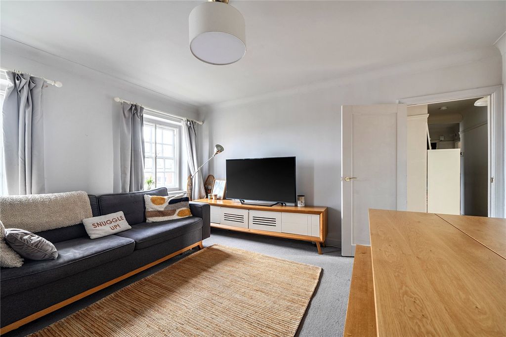 Property photo 3 of 17 Picture No. 11