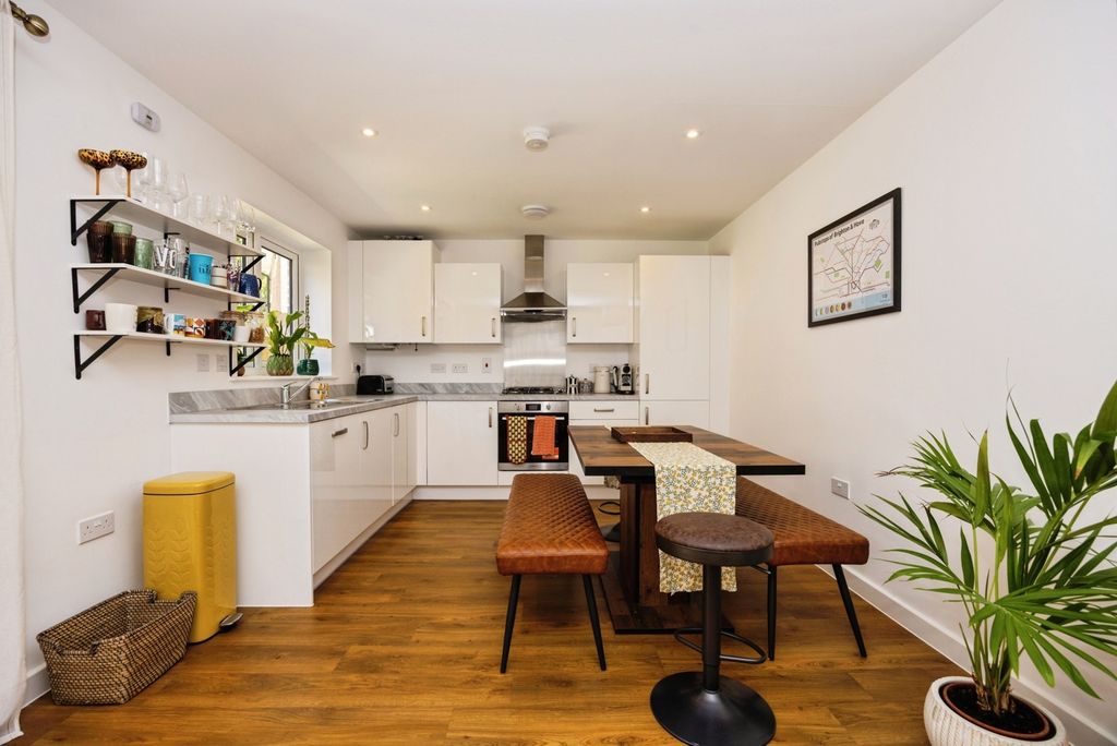 Property photo 2 of 20 Pbox-Img.Jpg