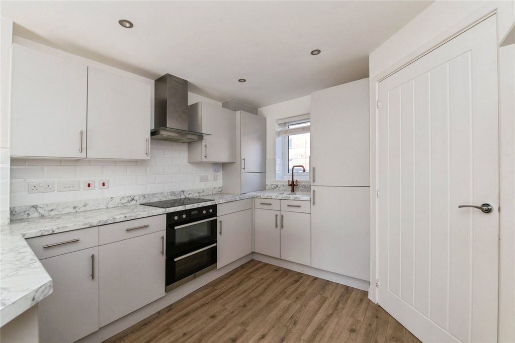 Property photo 2 of 12 Picture No. 25