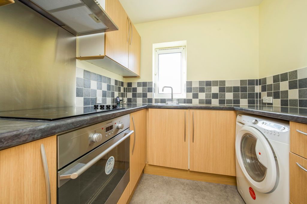 Property photo 2 of 8