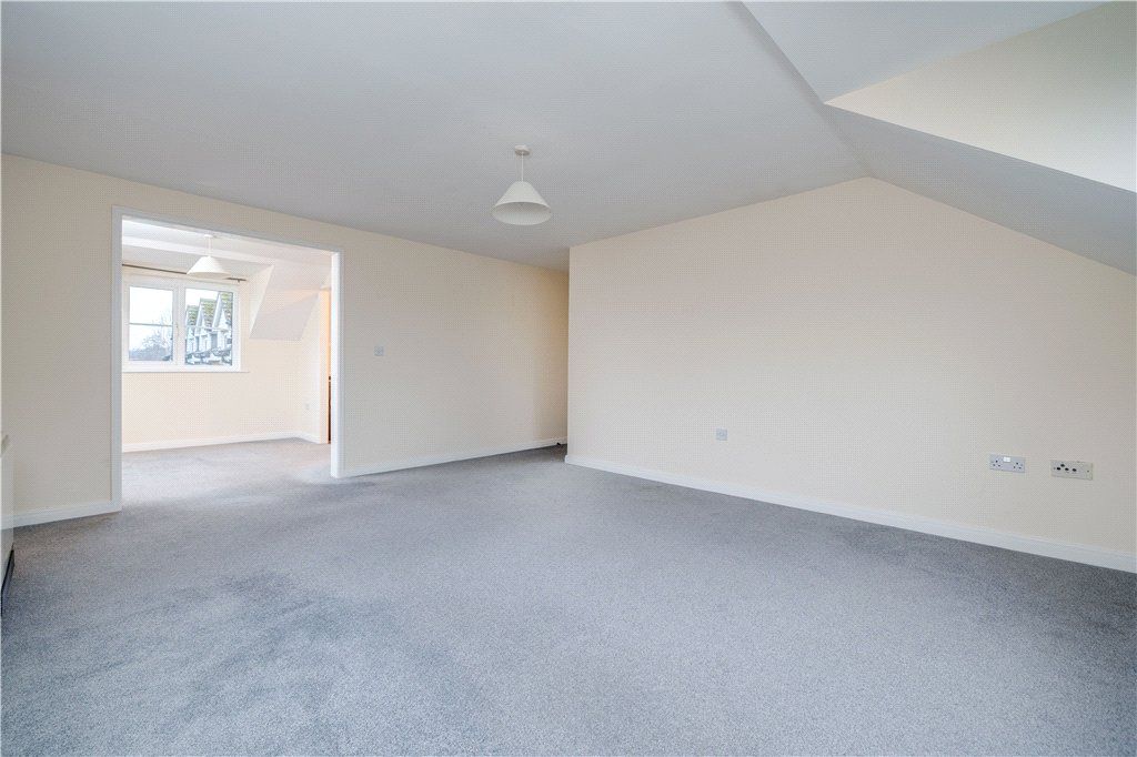 Property photo 3 of 15 Sitting Room