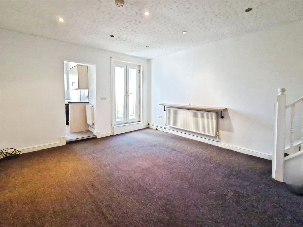 Property photo 3 of 18 Picture No. 17