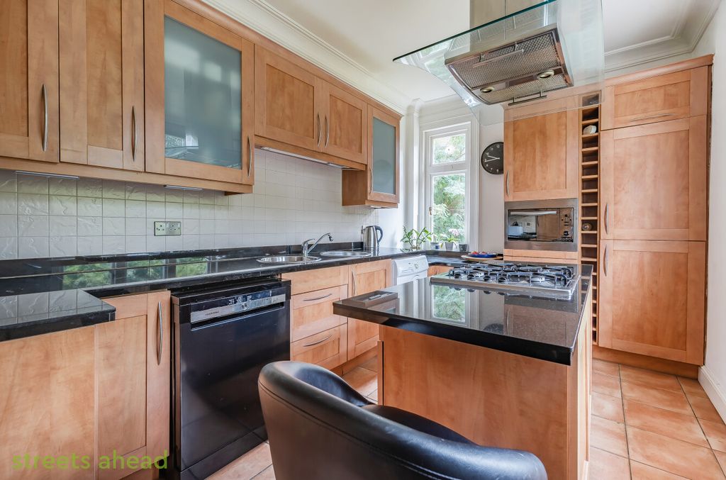 Property photo 2 of 21 Febb2Eab-E361-42c...