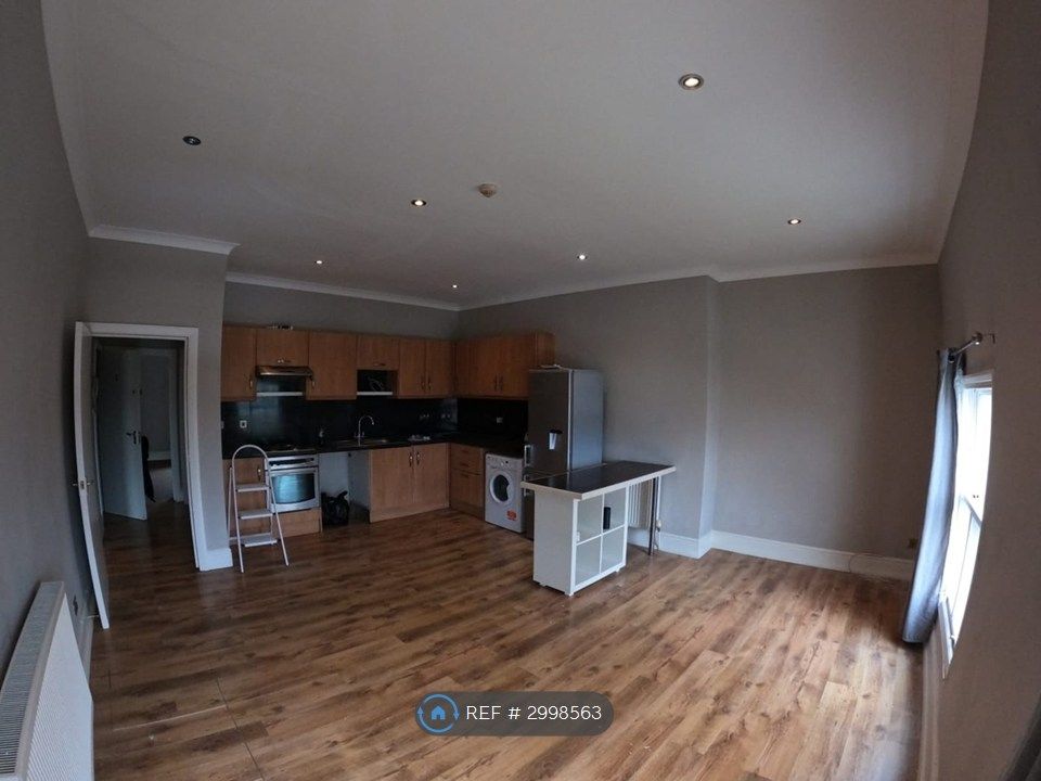 Property photo 1 of 8 Kitchen / Living Area