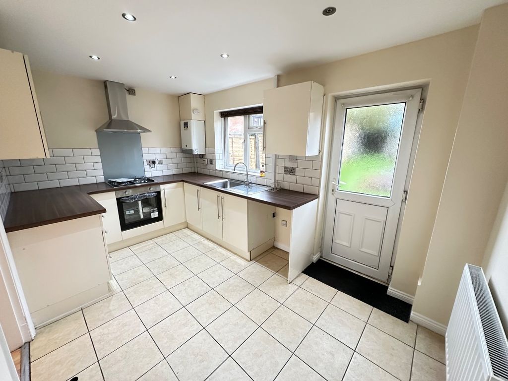 Property photo 3 of 7 1761105