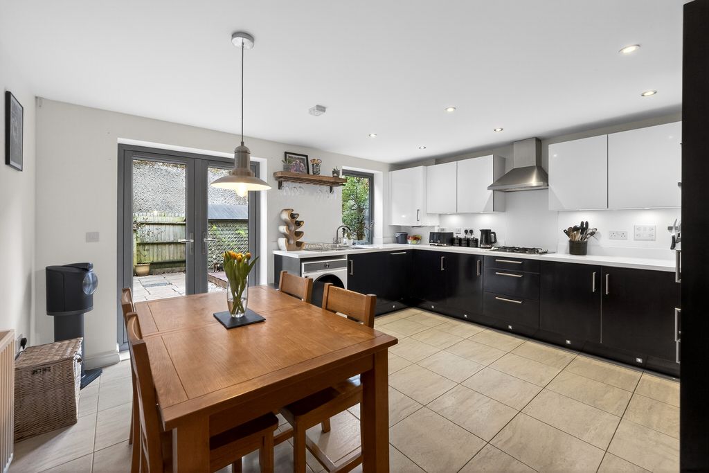 Property photo 2 of 17 Kitchen