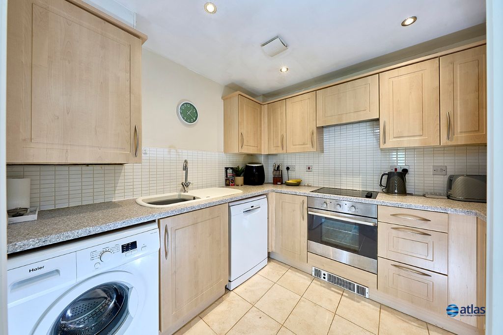 Property photo 2 of 14 Kitchen