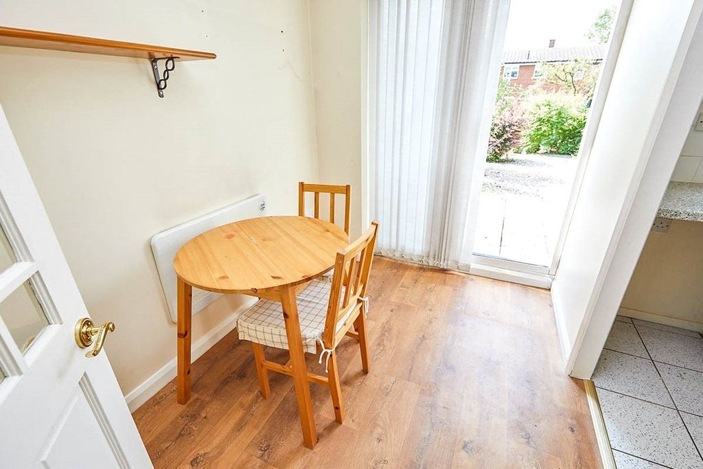 Property photo 3 of 9 Dining Area