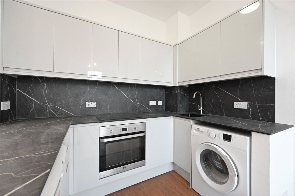 Property photo 3 of 7 Picture No. 15