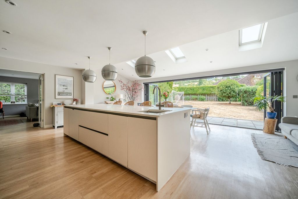Property photo 2 of 31 3-6A74cc8946695-1...