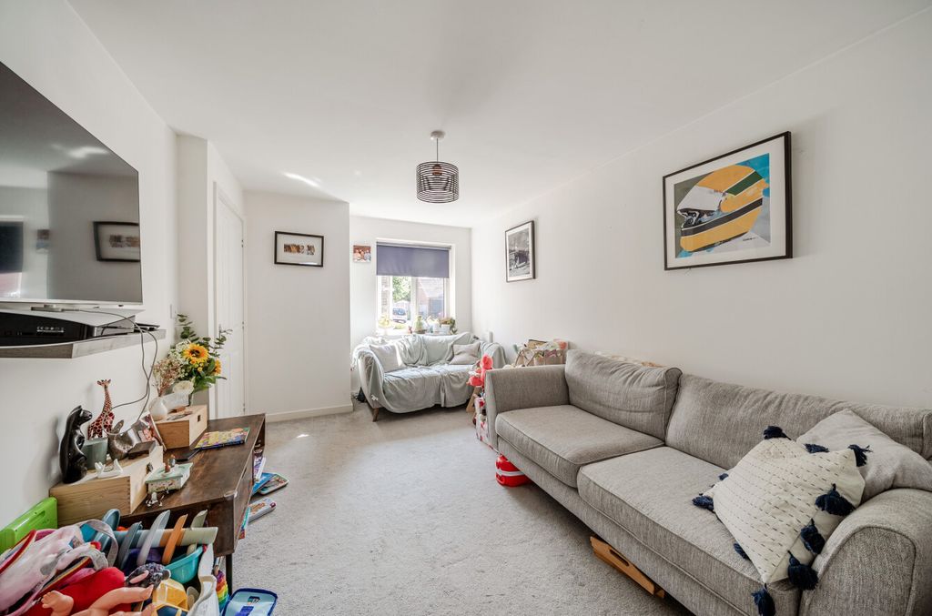 Property photo 2 of 8 1486897-24-6A50B9...