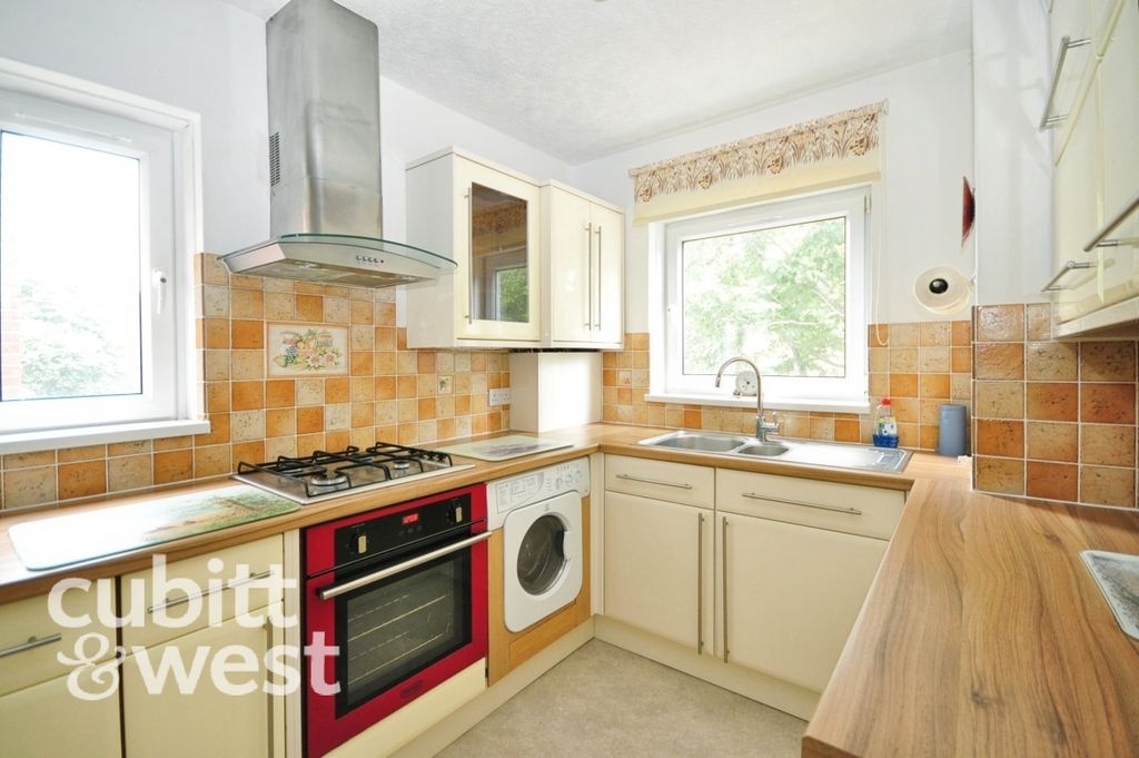 Property photo 1 of 9