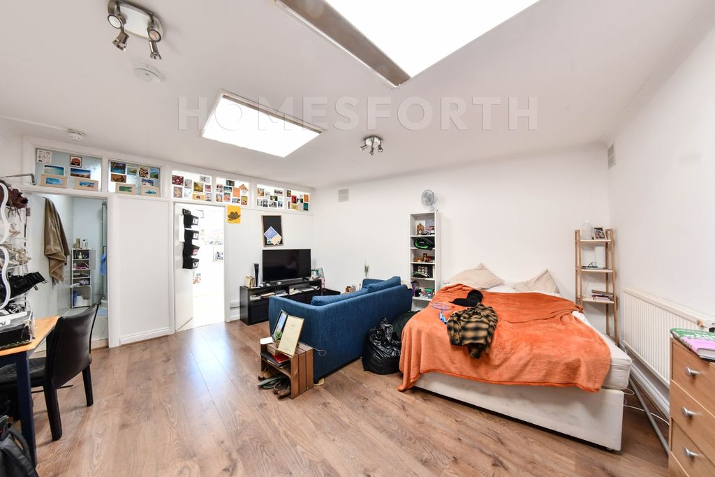 Property photo 2 of 6 Photo 3