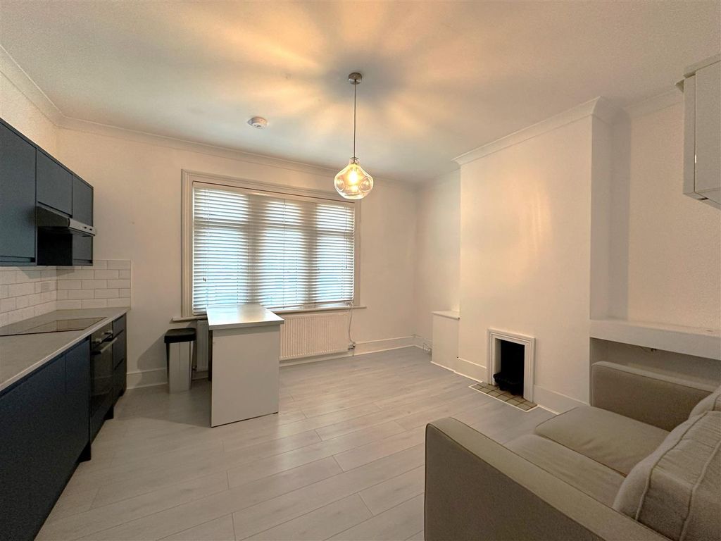 Property photo 1 of 7 5.Jpg