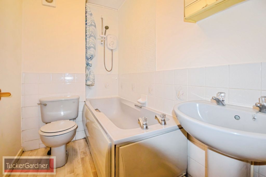 Property photo 3 of 5