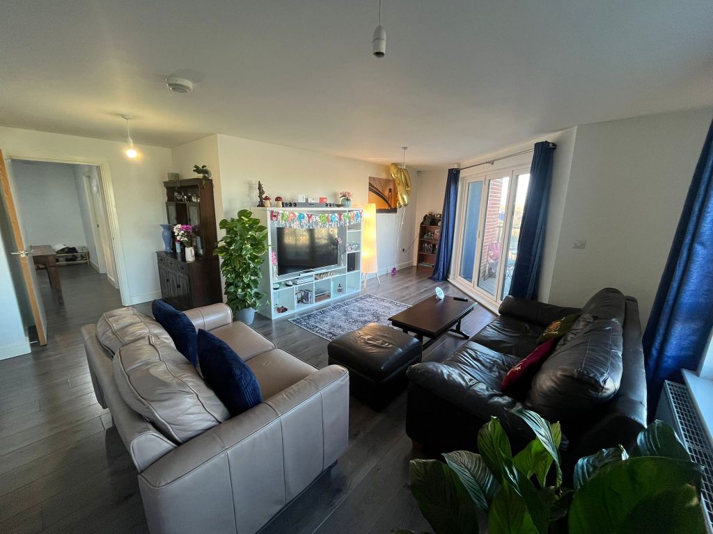 Property photo 3 of 10 Living Room