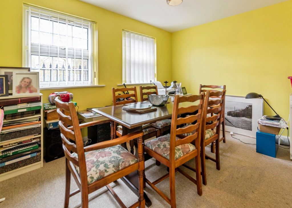 Property photo 3 of 17