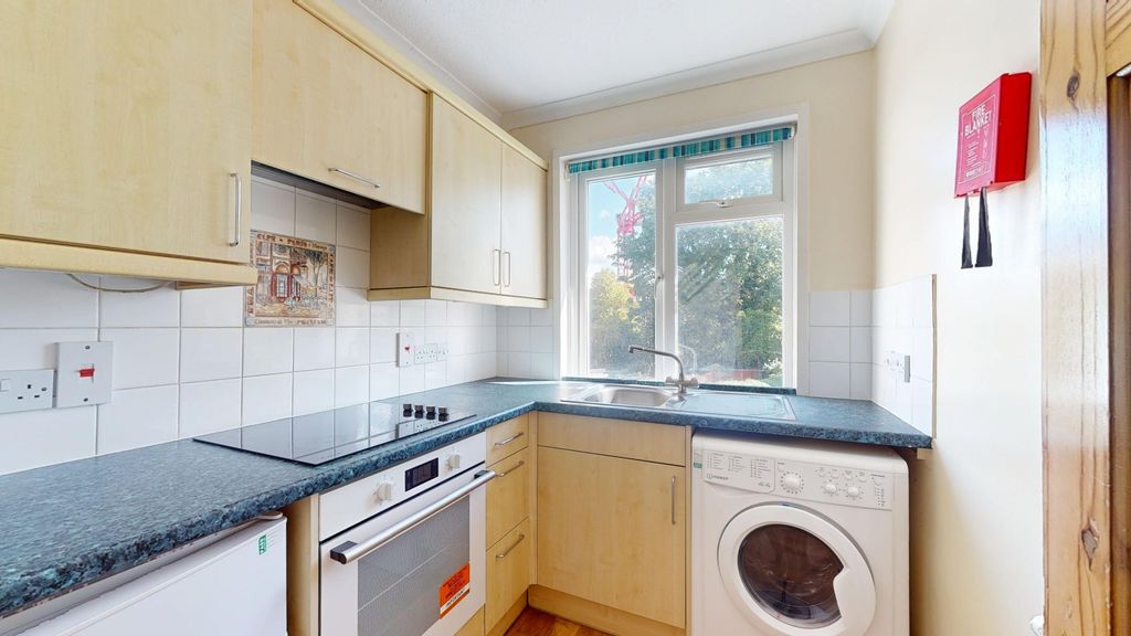 Property photo 3 of 6 Kitchen