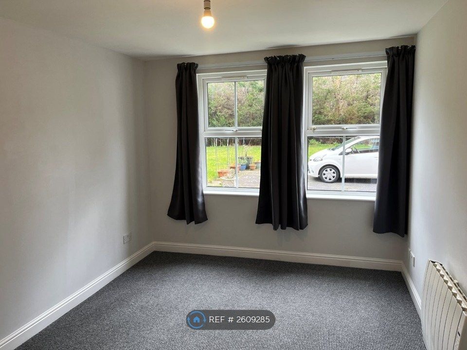 Property photo 3 of 9