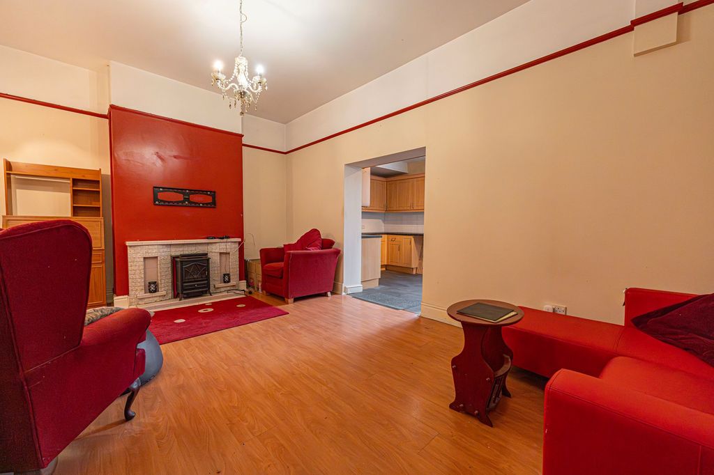 Property photo 3 of 25