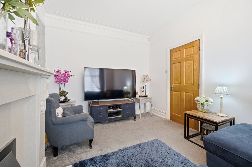 Property photo 3 of 30 Picture No. 06