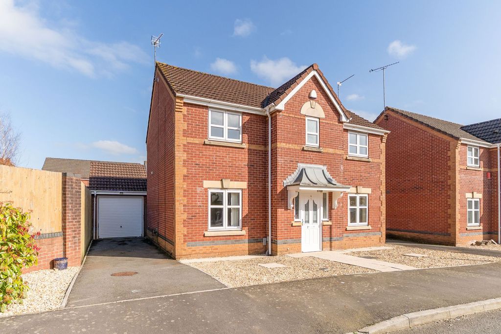 Property photo 1 of 28