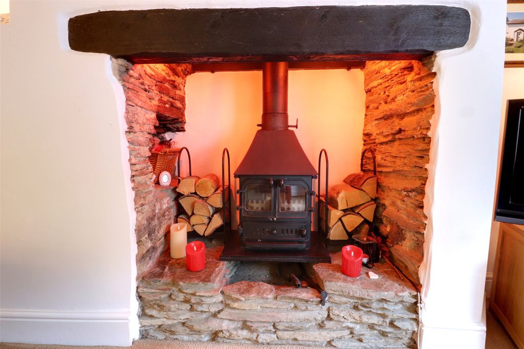Property photo 2 of 15 Picture No. 12
