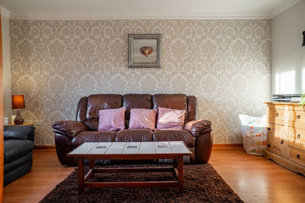 Property photo 3 of 25
