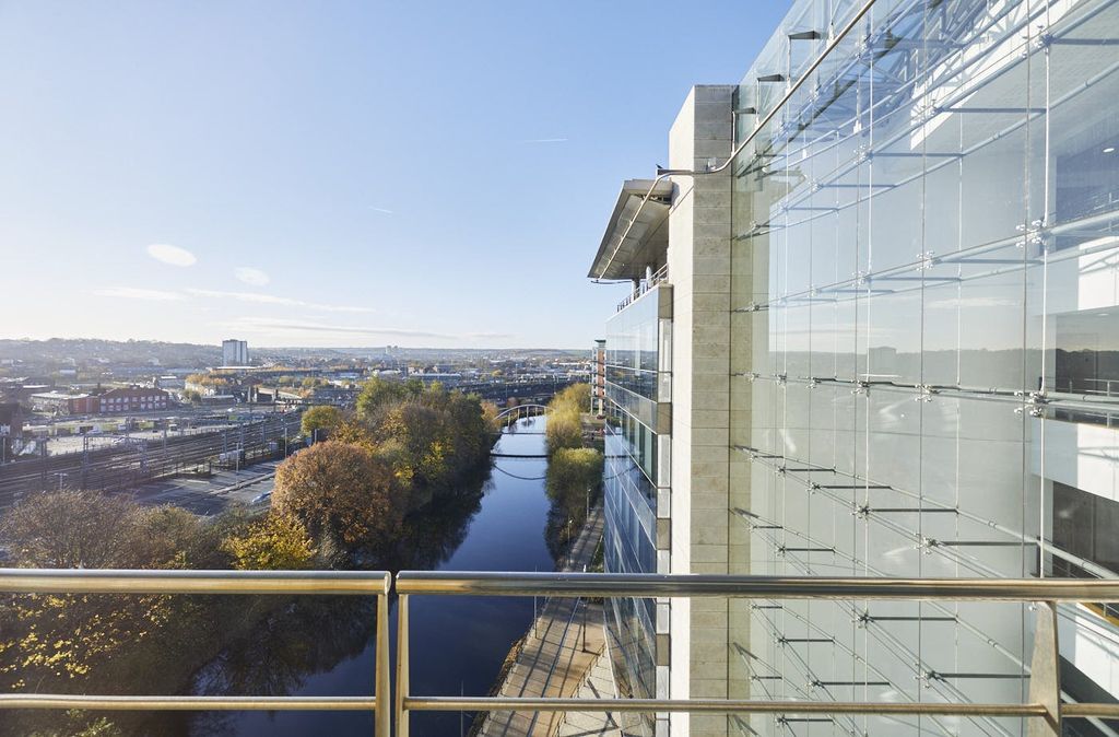 Property photo 2 of 13 One-Whitehall-Riverside_Hla8585_Lr.Jpg