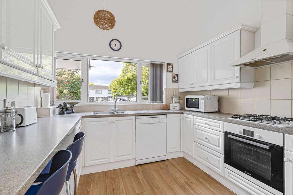 Property photo 3 of 15