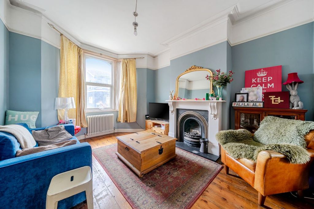 Property photo 2 of 17