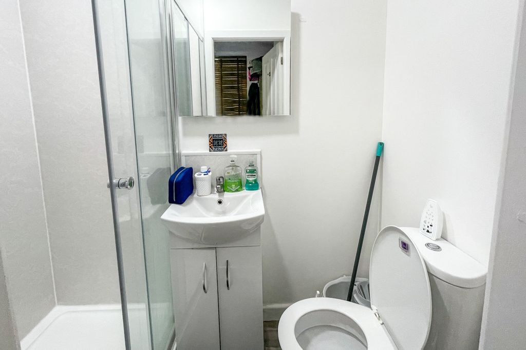 Property photo 3 of 19 44 Shobnall Street, Burton-On-Trent, Staffordshire, De14 2Hh