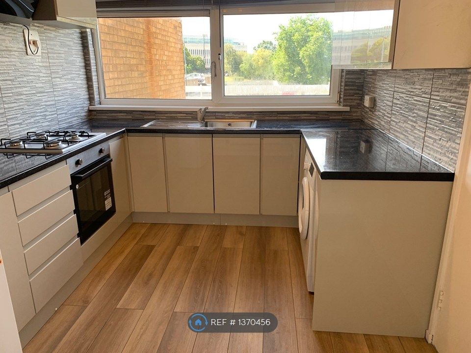 Property photo 1 of 28