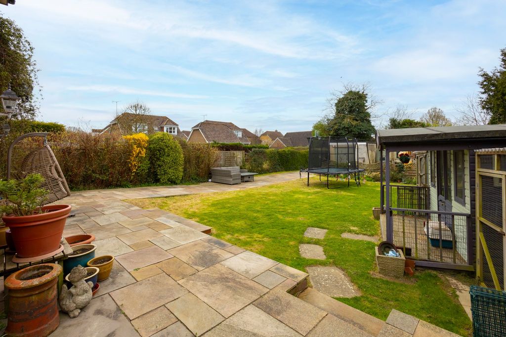 Property photo 2 of 25