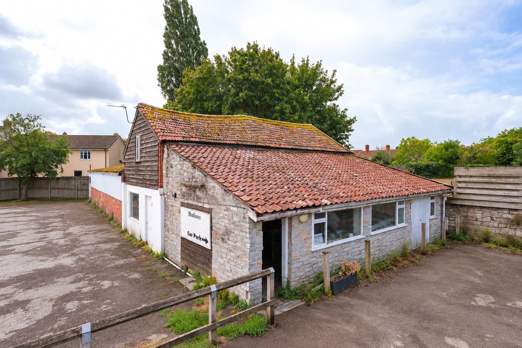 Property photo 2 of 27 5557143