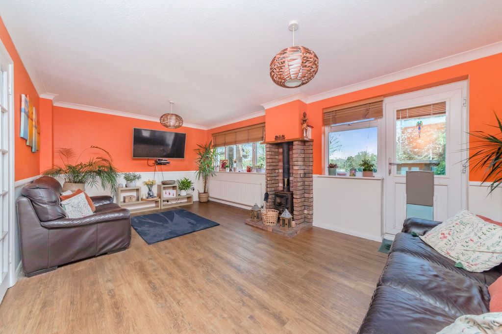Property photo 2 of 23